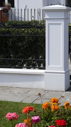 Our fine white concrete gate piers, available in various standard designs, are the epitome of an impressive entranceway. They can be tailored in height by adjusting the number of shafts used, ensuring a perfect fit for your project. Alongside our standard designs, we specialize in crafting custom-made gate piers to your exact specifications, complete with a selection of decorative finials for that finishing touch. Stucco Columns, Gate Pillar Design, Driveway Parking, Driveway Design, Pillar Design, Garden Inspo, Stucco Exterior, Fence Posts