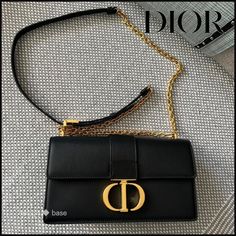 Bag With Chain, Personal Shopper, Wallpaper Iphone Cute, Luxury Handbags, Elegant Style, Christian Dior, Luxury Bags, Casual Style