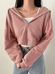 Outfits For Highschool, Basic Girl Outfit, Outfit Elegantes, Women Sweatshirts, Cute Outfits For School, School Clothes, Teenager Outfits, Pinterest Outfits, Outfits For School