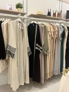 #abaya #muslim #dubai #egypt Abaya Closet, Umrah Abaya, Clothing Boutique Interior Design, Dress Patern, Abaya Girl, Casual Sporty Outfits