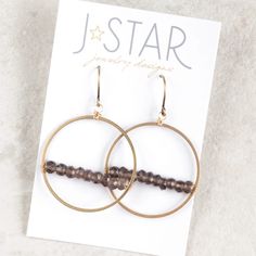 Linear Gemstone Circle Earrings – jstarjewelrydesigns Framed Jewelry, J Star, Handmade Jewelry Diy, Beading Wire, Wire Crafts, Diy Schmuck, Circle Earrings, Faceted Gemstones, Jewelry Diy