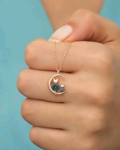 Wide Band Diamond Rings, Pretty Jewelry Necklaces, Alternative Jewelry, Animal Pendant, Jewelry Accessories Ideas, Dog Jewelry, Hand Bracelet