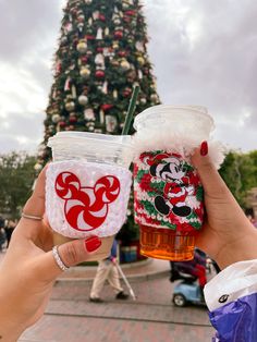 Disney Christmas time Disney World During Christmas, Disneyland In Christmas, Disneyland California Christmas, Disney World Christmas Aesthetic, Christmas Disney Aesthetic, Disneyland Christmas Aesthetic, Disney Christmas Aesthetic