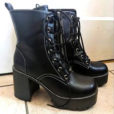 Delia's Dolls Kill Combat Boots In Excellent Condition. Barely Used, Minor Scuffs. Size:10 Dolls Kill Boots, Dolls Kill Shoes, Dolls Kill, Combat Boots, Size 10, Women Shoes, Dolls, Boots, 10 Things