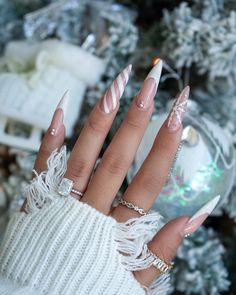 #christmasnails • Instagram Snow Christmas Nails, Pink Christmas Nails Almond, Pretty Snow, Winter Nails Gel, Snow Nails, Holiday Nails Winter, Festive Nail Designs, Christmas Nail Ideas, December Nails