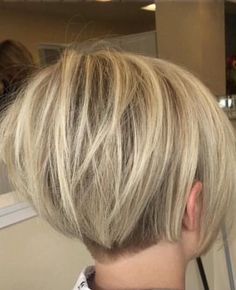 Short Dark Blonde Bob, Blond Pixie Haircut, Haircuts For Summer, Above Shoulder Length Hair, Kort Bob, Silver Pixie, Easy Short Haircuts, Subtle Layers, Short Hair Back