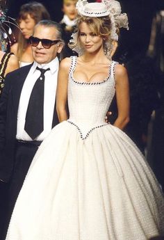 Chanel Wedding Dress, Column Wedding Gown, Chanel Wedding, Chanel Dress, Chanel Cruise, Chanel Couture, Diane Kruger, Couture Mode, Claudia Schiffer