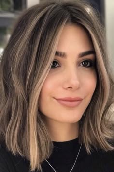 Brown Hair Balayage, Shoulder Length Hair Cuts, Short Hair Balayage, Haircuts Straight Hair, Hair Color Balayage, Hair Inspo Color, Length Hair