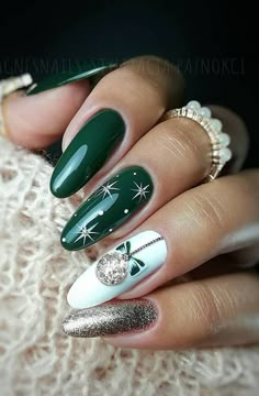 Christmas Nails 2019, Nail Colors Winter, Nail Design Inspiration, Christmas Nail Art Designs, Christmas Nails Acrylic, Festival Nails, Xmas Nails