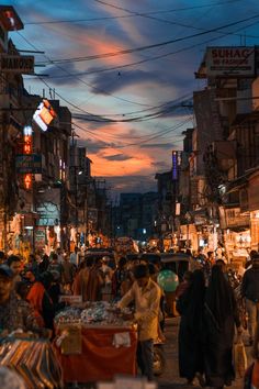 India Street, Grandmother Necklace, Bg Design, Family Jewelry, Indian Aesthetic, City Wallpaper, Street Photographers, Night City, Night Aesthetic