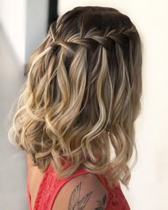 Girl Hairdos, Wedding Hairstyles For Medium Hair, Guest Hair, Hairstyles Trendy, Modern Girl, Hairdos For Short Hair, Short Wedding Hair, Penteado Cabelo Curto, בר מצווה