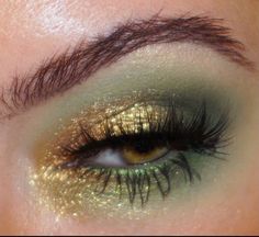 Green And Gold Eye Makeup, Gold Makeup Looks, Green Smokey Eye, Makeup Challenge, Gold Eye Makeup, Prom Eye Makeup, Face Art Makeup, Glitter Eye Makeup, Glitter Eye