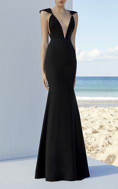 Long Black Dress, Gorgeous Gowns, Crepe Dress, Beautiful Gowns, Long Black, Fancy Dresses, Dream Dress