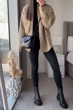 Black Leggings Cream Sweater, Women’s Riding Boots Outfit, Bonfire Night Outfit Winter, Black Leggings And Ankle Boots, Ankle Boots Black Outfit, Fall Socks Outfit, Black Dock Martins Outfits, Fall Outfits Black Boots Ankle, Chunky Boots Leggings Outfit