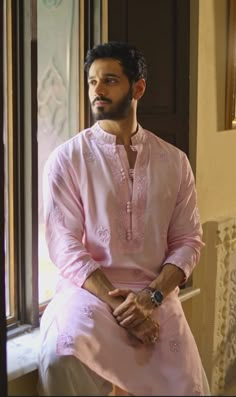 Traditional Kurta For Men, Muslim Men Clothing, Tuxedo Suit For Men, India Fashion Men, Latest Kurta Designs, Stylish Boy Clothes, Wedding Kurta