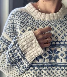 Knit Sweater Pattern Woman, Cute Blue Sweater, Scandinavian Sweater, Surfergirl Style, Mode Crochet, Mode Vintage, Looks Style