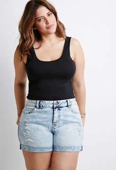 Forever 21 Plus Size Distressed Denim Shorts Fashion Outfits Plus Size, Buster Keaton, Sands Of Time, Quoi Porter, Look Plus Size, Womens Workout Outfits, Plus Size Kleidung, Plus Size Shorts, Distressed Denim Shorts