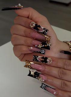 Acrylic Nail Designs Coffin, Weak Nails, Punk Nails, Long Acrylic Nail Designs, Baddie Nails, Nails Design With Rhinestones, Colored Acrylic Nails, Cute Acrylic Nail Designs, Long Acrylic Nails Coffin