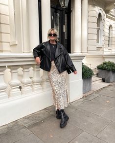 Midi skirt
leather jacket
boots
fall fashion Summer Autumn Transition Outfit, Laura Byrnes Instagram, Leather Jacket Dress Outfit, Leather Jacket With Skirt, Leather Jacket With Dress, Leather Jacket And Dress, Jackets To Wear With Dresses, Dress With Leather Jacket, Orange Skirt Outfit