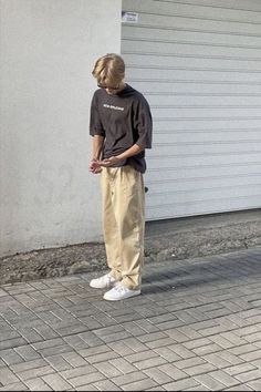 Grunge Summer Fits Men, Baggy Khaki Pants Outfit, Khaki Pants Outfit Men, Cargo Pants Outfit Men, Baggy Pants Outfit, Khaki Pants Outfit, Khakis Outfit, Guys Fits, Guy Fits