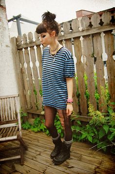 Big Shirt And Shorts Outfit, Big Hoodies, Womens High Waisted Shorts, Rocker Style, Hand Chain, Hippie Outfits, Fantasy Clothing, Edgy Outfits, Grunge Fashion