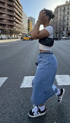 Streetwear Girly Fits, Long Skirt Street Style, Girly Streetwear Outfits, Summer Outfits Baddie, Modest Streetwear, Baddie Ideas, 00s Mode, Comfort Clothing, Dope Style