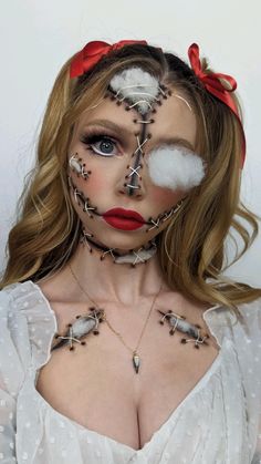 Doll Makeup Halloween, Creative Halloween Makeup, Halloween Beauty, Cool Halloween Makeup