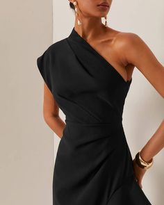 Dress in our one-shoulder black dress. Chic in every step. 🖤✨ 🔍 Item ID: 16233041 🛒Shop by>>https://bit.ly/3x6q6v2 #fehaute #fehautedress #fashion #ootdstyle #womensfashion #boutique #ootd #elegantstyle #dressoftheday #dressesforwomen #Dresses One Shoulder Dress Midi, Chic Cocktail Outfit, One Shoulder Dress Outfit, Formal Night Outfit, One Shoulder Black Dress, One Shoulder Evening Dress, Formal Black Dress, Chic Cocktail Dress, Black One Shoulder Dress