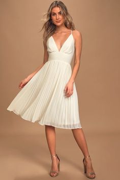 Cute Little White Dress | Short & Long White Dresses for Women Pleated Skirt Fall, Pretty Midi Dresses, Casual Dresses For Teens, Cute White Dress, Chiffon Midi Dress, Iconic Dresses, Eve Dresses, New Years Eve Dresses, Midi Ruffle Dress