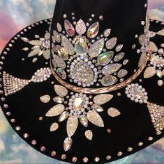 Vaquera Boots, Classy Hats, Circus Costume, Ibiza Fashion, Cowboy Hat, Ibiza, Cowboy Hats, Beaded Jewelry, Cowboy