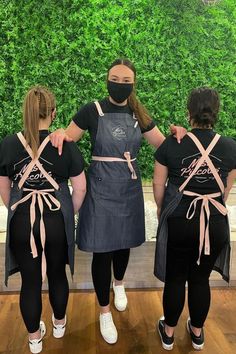 Beauty Salon Uniform Ideas, Cafe Uniform, Salon Uniform, Beauty Uniforms, Salon Aprons, Cafe Apron, Spa Uniform, Restaurant Uniforms, Nail Salon Decor