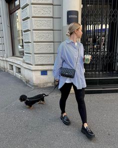 Madden Loafers Outfit, Flat Form Loafers Outfit, Loafers For Women Outfit Street Styles, Chunky Loafers Outfit Style Summer, Style Platform Loafers Women, Loafer Work Outfits Women Summer, Legging And Loafer Outfit, Loafer Teacher Outfit, Work Outfits With Platform Loafers