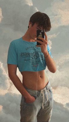 Men In Crop Tops, Boy Crop Top, Femboy Outfits Ideas Male, Crop Top Guy, Male Waist