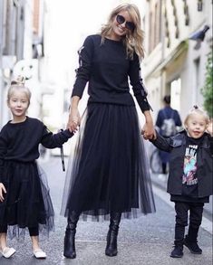 Shabbat Outfit, Chic Mom Outfits, Tutu En Tulle, Tutu Skirt Outfit, Paris Chic, Rodeo Fashion, Style Instagram, Rose Style