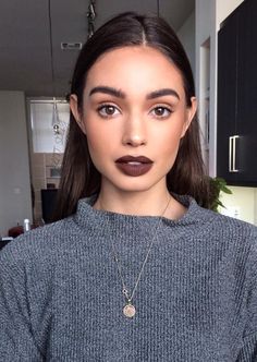 Eyebrows Ideas, Dark Lip Makeup, Makeup Dark, Full Eyebrows, Bold Lip Color, Looks Pinterest, Dark Lipstick, Brown Lipstick