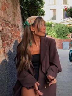 Scarf On The Head Outfit, Silky Head Scarf, Outfits With A Head Scarf, Head Scarf With Outfit, Silk Headscarf Aesthetic, Satin Headscarf Outfit, Italy Head Scarf, Scarf Hairstyles Outfit, Elegant Head Scarf