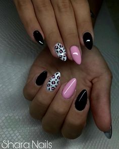 August Nails Ideas, Rodeo Nails, Pink Black Nails, Animal Nail Designs, Animal Print Nails Art, August Nails, Cheetah Nails, Diva Nails, Leopard Print Nails