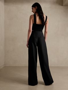 Dramatically draped.  Made from a blend of some of our favorites, like airy TENCEL™ lyocell, sumptuous cotton and breathable linen, this luxurious pant uses definitive darts at the waist—to mimic the effect of corset-style boning— and a wide-le Fitted High Waist Linen Wide Leg Pants, High Waist Fitted Wide Leg Linen Pants, Fitted Linen Versatile Pants, Corset Pants, Corset Style, Next Uk, Petite Size, Banana Republic, Favorite Things List