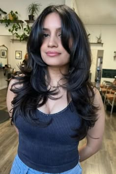 Boho Babe Waves: Free-Spirited Hairstyle Ideas for Bohemian Chic Layered Haircuts For Medium Hair No Bangs, Layered Hair For Thinner Hair, Wavy Hair Layered Haircut, Tousled Hairstyles, Layered Haircuts Straight Hair, Black Hair Layers, Layered Haircuts Straight, Haircuts For Long Hair Straight, Wavy Layered Hair