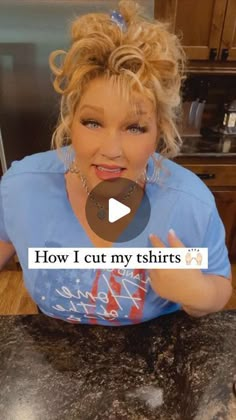 Ann Fisher on Instagram: "Here ya go!!! Save this for the next time you have a T-shirt is driving you nuts lol Washes just fine, no fraying🙌🏻 Love your face,  Anne♥️" Cut Up T Shirt, Shirt Makeover, T Shirt Hacks, Shirt Hacks, Tshirt Refashion, Diy Fashion Hacks