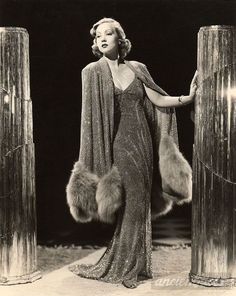 Ann Sothern 1920s Hollywood Glamour, Ann Sothern, Costume Inspo, 30s Fashion, Fur Clothing, Glam Look, 1930s Fashion