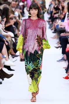 Jungle Dress, Fashion Trend Forecast, Runway Dresses, Trend Forecasting, Fashion Week Street Style, Couture Collection, London Fashion Week