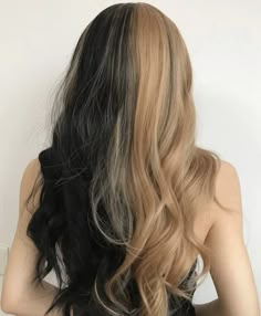 Mixed Hair Dye Ideas, Split Dyed Hair Natural Colour, Sectioned Hair Dye, Brown Split Dye, Stripe Hair, Split Dye, Hair Goal, Split Dyed Hair, Oc Board