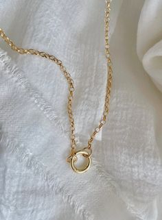 Minimalist Circle Chain Necklace With Adjustable Chain, Everyday Circle Necklace With Chain, Delicate Charm Necklace With Round Pendant, Minimalist Circular Chain Necklace With Adjustable Chain, Everyday Charm Necklace With Round Pendant And Delicate Chain, Everyday Circular Cable Chain Necklace, Minimalist Round Charm Necklaces With Chain, Dainty Round Pendant Charm Necklace, Minimalist Round Charm Necklace With Chain