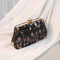 Luxury Elegant Sequined Bags, Glamorous Glitter Clutch Bag, Luxury Black Bags With Sequins, Luxury Glamorous Sequined Clutch, Luxury Gold Clutch With Sequins, Sequin Purse, Party Handbags, Party Clutch, Party Purse