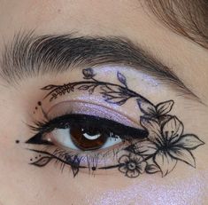 Fantasy Eyeliner, Daily Fits, Eye Contacts, Theatre Makeup, Punk Makeup, Outfit References, Cute Eye Makeup, Alt Makeup, Face Art Makeup