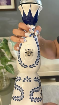 Blue And White Tequila Bottle Nails, Clase Azul Tequila Nails, Classe Azul Nails, Talavera Inspired Nails, Clase Azul Nails Short, Clase Azul Inspired Nails, Pink Clase Azul Nails, Azul Tequila Nails, Tequila Bottle Nails