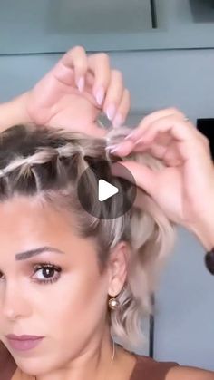 Cool Hairstyles For Short Hair Easy, Short Hair Softball Hairstyles, Cute Short Hair Updos Simple, Short Up Do, Easy Up Do For Short Hair, Hair Dues For Short Hair, Cute Simple Short Hairstyles, Easy Side Braids For Medium Hair, Short Hair Pool Hairstyles