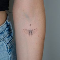 Bee And Sun Tattoo, Simple Bumble Bee Tattoo, Bee Tattoo Arm, Concept Art Tattoo, Bee Tattoos For Women, Fine Line Bee Tattoo, Honey Bee Tattoo Ideas, Bee And Flower Tattoo, Bee Tattoo Ideas