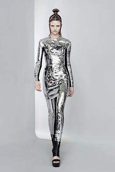 chrome,silver,metal,shiny Futurism Fashion, Future Clothes, Metal Fashion, Fashionable Outfits, Fashion Revolution, Ball Dresses